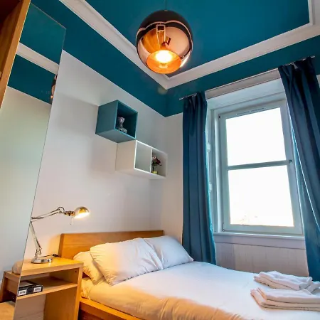 Daire 2br Apt : Central, Stylish, Incredible Views!