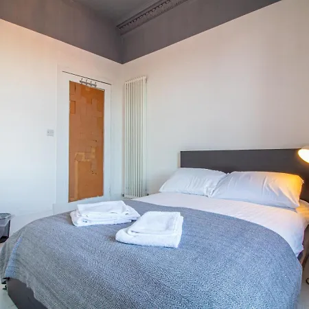2br Apt : Central, Stylish, Incredible Views!