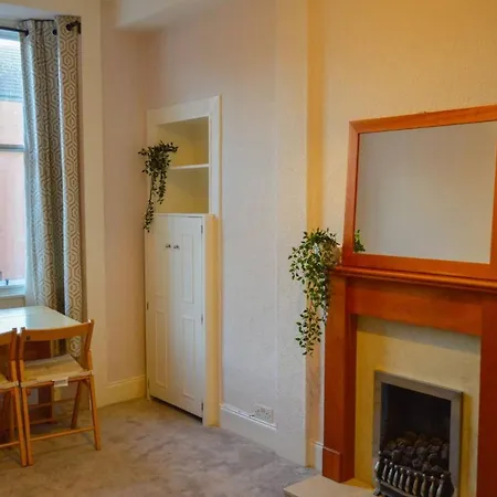 Cosy One Bed West End Flat Ideal For Tourists Edinburgh