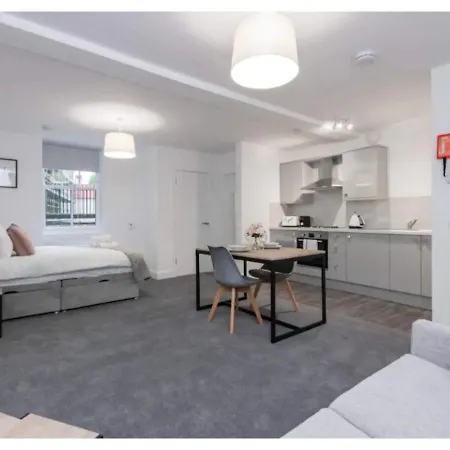 Private Entrance Studio Near The Grassmarket *