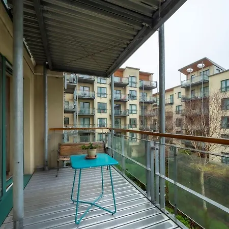 Altido Elegant 2br Apt With Balcony And Parking 에든버러