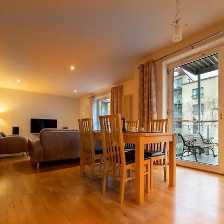 Altido Elegant 2br Apt With Balcony And Parking شقة إدنبرة