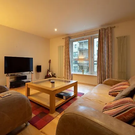 Altido Elegant 2br Apt With Balcony And Parking * 에든버러