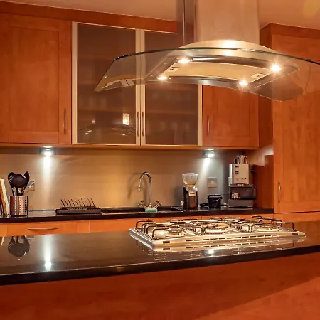 Altido Elegant 2br Apt With Balcony And Parking 에든버러