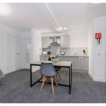 Private Entrance Studio Near The Grassmarket شقة *