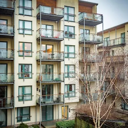 شقة Altido Elegant 2br Apt With Balcony And Parking *