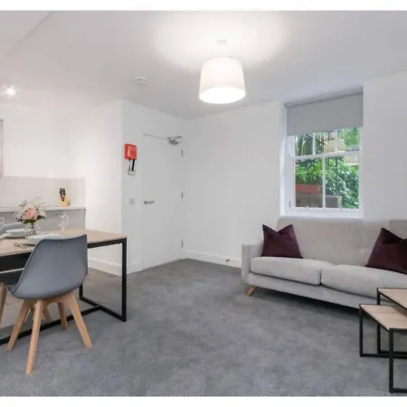 Private Entrance Studio Near The Grassmarket *