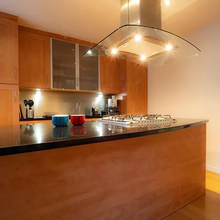 Altido Elegant 2br Apt With Balcony And Parking * إدنبرة