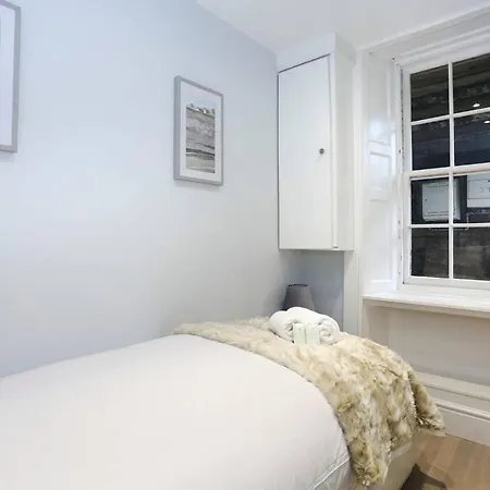 Altido Modern, Stylish Apt. In Excellent Central Location Edinburgh