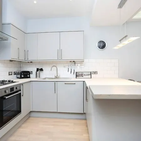 Altido Modern, Stylish Apt. In Excellent Central Location * Edinburgh