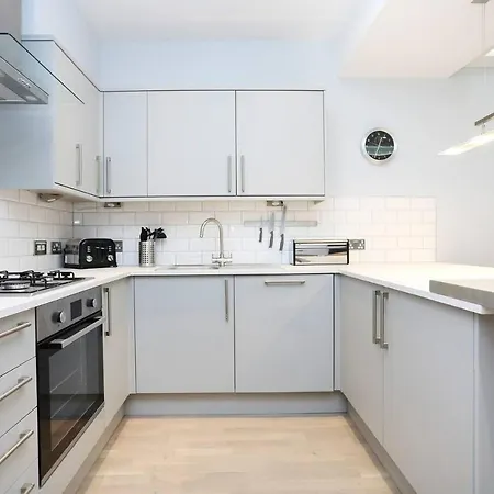 Daire Altido Modern, Stylish Apt. In Excellent Central Location *