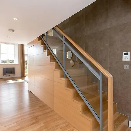 شقة Luxury 3 Bedroom Duplex In The Iconic Quartermile With Stunning Balcony Views