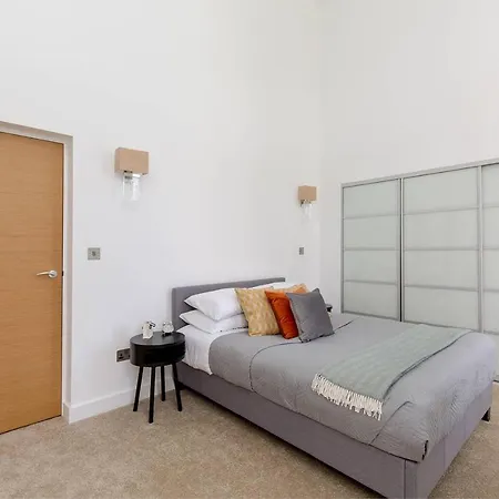Luxury 3 Bedroom Duplex In The Iconic Quartermile With Stunning Balcony Views شقة إدنبرة
