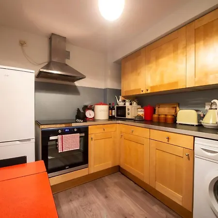 شقة Charming 2 Bedroom Flat In Leith, By Guestready إدنبرة