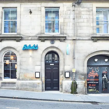 St Christopher's Old Town Hostal