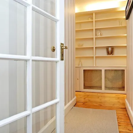 Daire Traditional 2 Bed With Fireplace In New Town, Edinburgh
