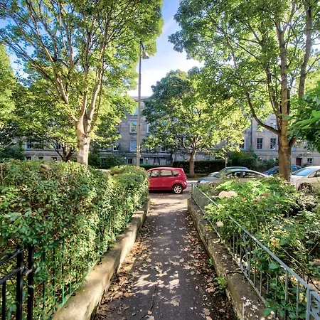 Apartment 3br Gladstone Terrace By Guestready
