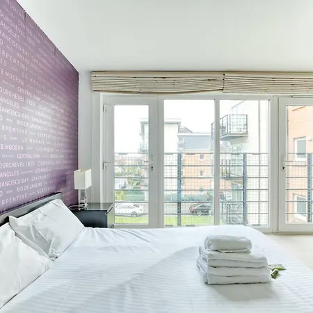 Modern, Bright In Appin Place
