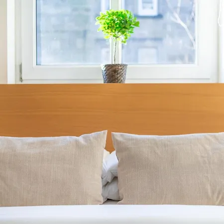 The Waverley Park Terrace * Эдинбург