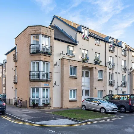 The Waverley Park Terrace