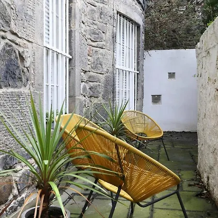 Joivy Vibrant Near Calton Hill