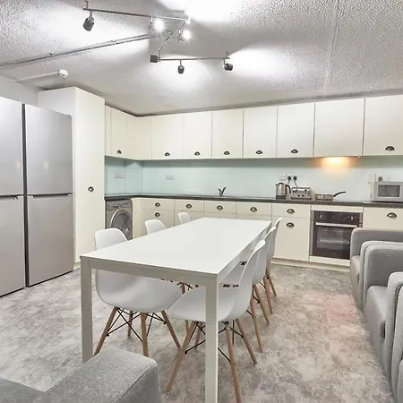 Daire Destiny Student - Meadow Court *