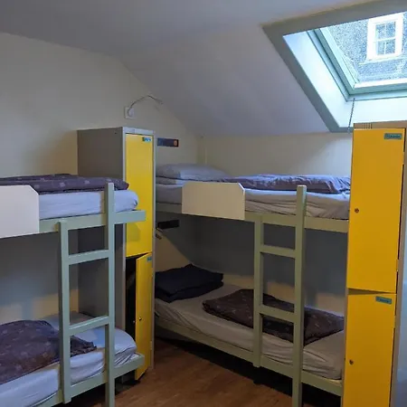 High Street - Over 18s Only, Backpackers Atmosphere (adults Only) *