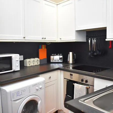 Apartament Charming 1br Less Than 15 Minutes To Princes St.