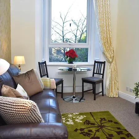 Charming 1br Less Than 15 Minutes To Princes St. *