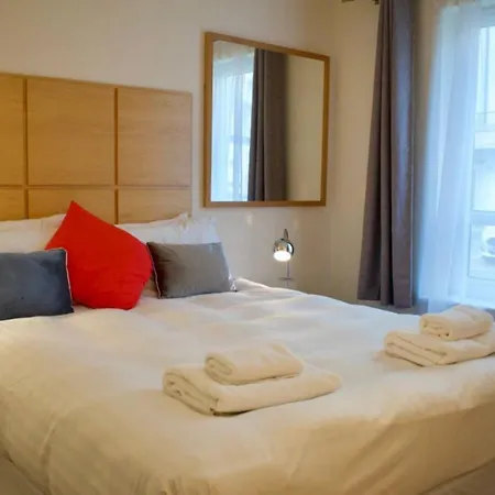 Luxurious Bright Family Flat In The City Centre إدنبرة