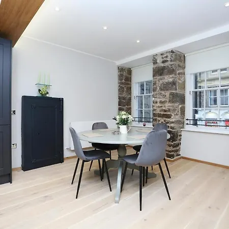 Apartment Joivy Beautiful 2 Bed Flat On The Royal Mile