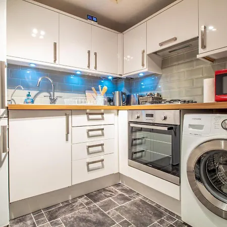 Chic & Stylish 2 Bed On Leith Walk Διαμέρισμα