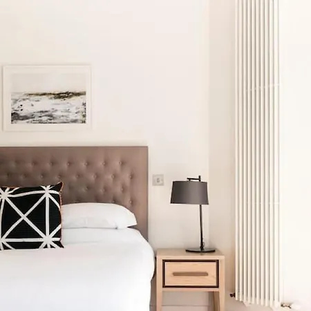 Beautiful Minimalistic Studio In Central Apartamento Edimburgo