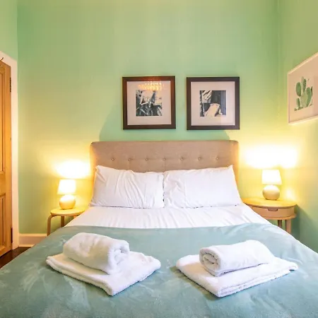 Chic & Stylish 2 Bed On Leith Walk 公寓 *