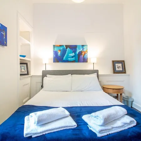 Chic & Stylish 2 Bed On Leith Walk * Εδιμβούργο
