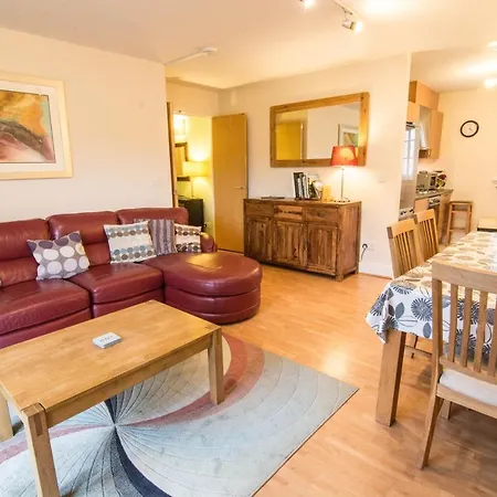 241 Fabulous Three Bedroom On The Second Floor With Parking *