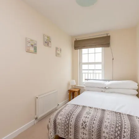 Apartment 404 Dalry Gait 2