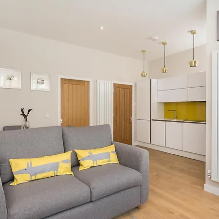شقة 402 Dean Park Mews *