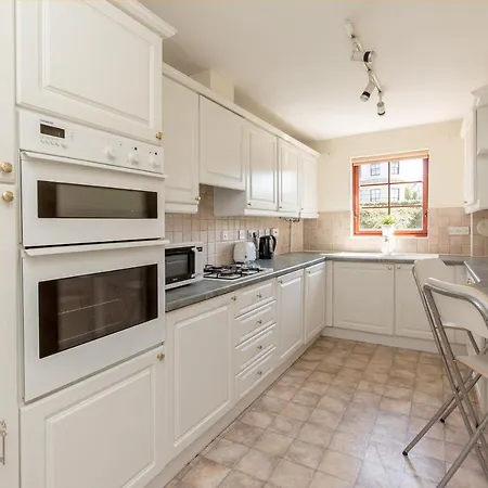 Appartement 418 - Orchard Brae Avenue 3 *