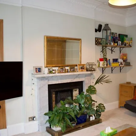 Apartment Bright 2 Bed With Views Of Castle Edinburgh