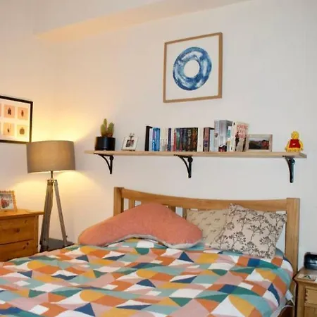 Bright 2 Bed With Views Of Castle Apartamento Edimburgo