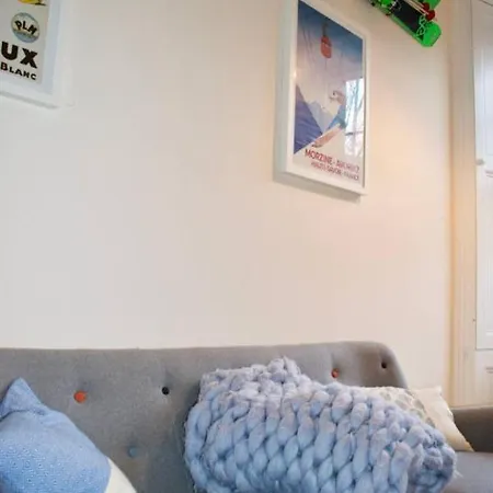 Bright 2 Bed With Views Of Castle Apartment *