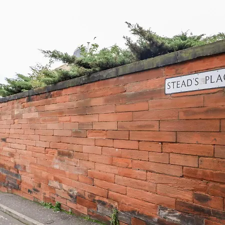 Stead's Place, Apartment *