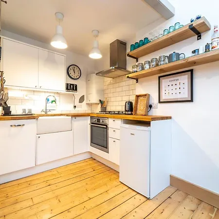 The Waverley Park Apartment *