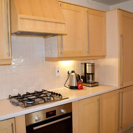 شقة Luxurious Bright Family Flat In The City Centre إدنبرة