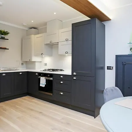 Joivy Beautiful 2 Bed Flat On The Royal Mile * Edinburgh