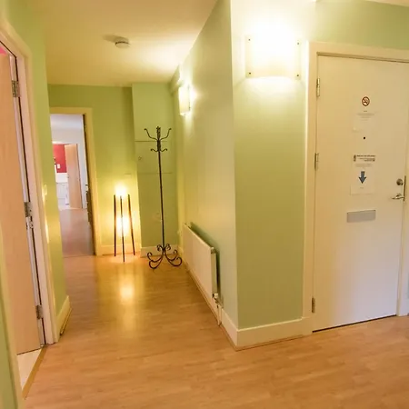 241 Fabulous Three Bedroom On The Second Floor With Parking Apartment *