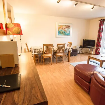 Apartment 241 Fabulous Three Bedroom On The Second Floor With Parking Edinburgh