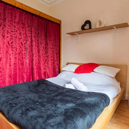 Διαμέρισμα Cosy One Bedroom In Nearby The River