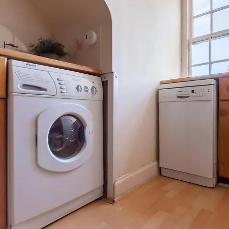 One Bedroom Cosy Near The Castle Apartment Edinburgh
